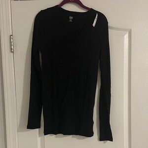 GAP Women's Elegant Black V-Neck Sweater